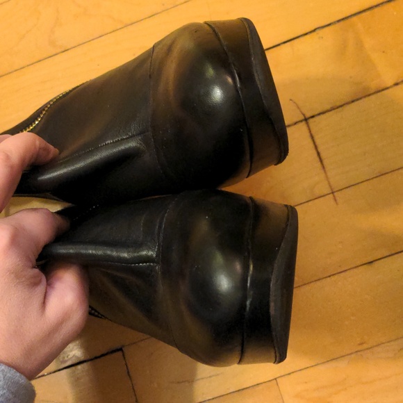 Vince Camuto size 8.5 leather heeled zipper booties - Picture 8 of 15